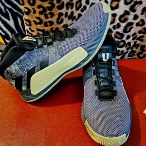 📣Excellent Condition Adidas Dame 5 V Lightning!!👀📣